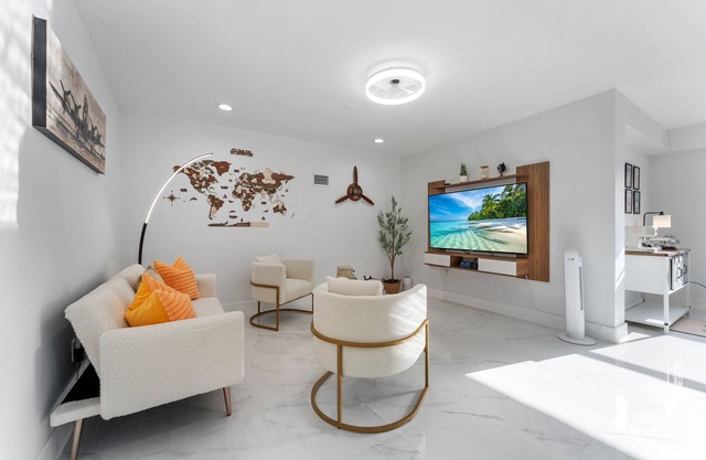 Cozy, Centric, Private & Spacious 1/1 Guest House w/AC & WiFi in Miami Springs