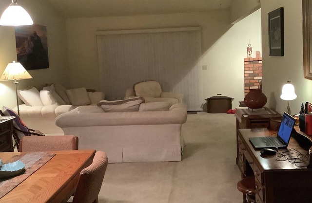 Cozy Condo in the Villages of Oak Creek!