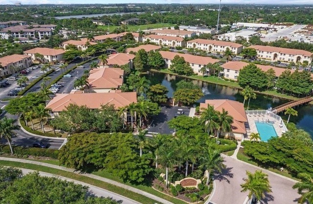 Cozy Condo Near Fort Myers Beach - minimum 1 month rental
