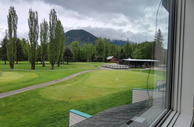 Cozy condo on Glacier View Golf Course, 1 mi to Glacier National Park