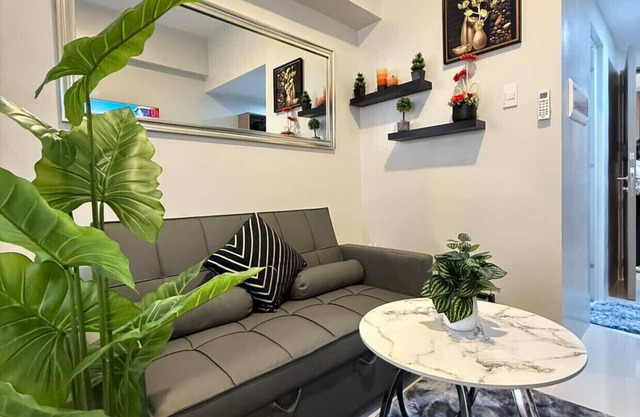 Cozy Condo with Resort Style Amenities near Airport and Beaches!