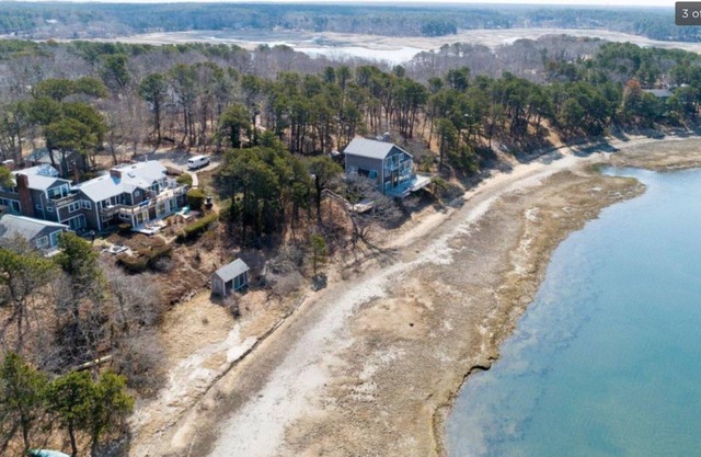 Cozy Condo with Water Views. Great Location.