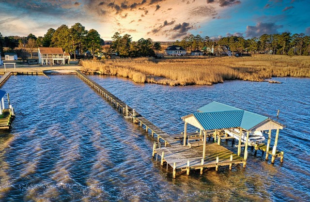 Cozy & Content River Retreat Beach Hot Tub & Games