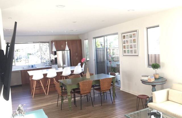 Cozy Costa Mesa Retreat, 2 blocks from city of Newport Beach