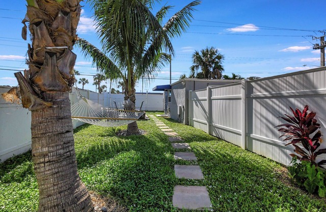 Cozy Cottage 5 Min to Beach – Perfect for Couples