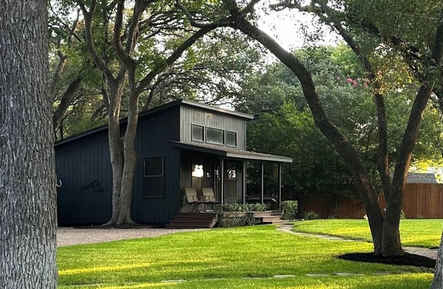 Cozy cottage in the trees