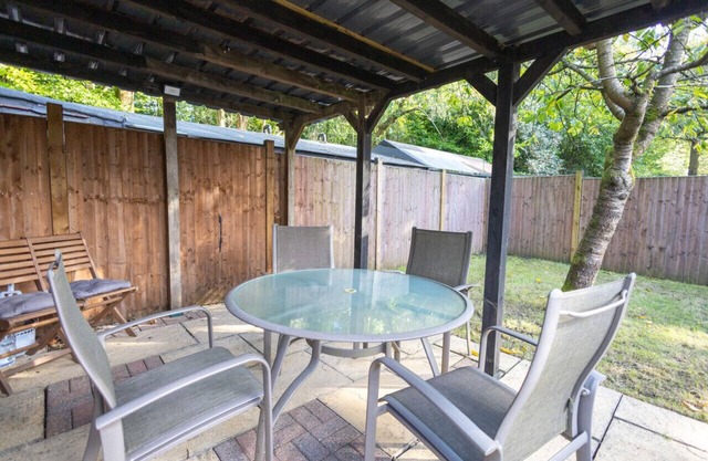 Cozy Cottage Near Fields & Harry Potter Studios
