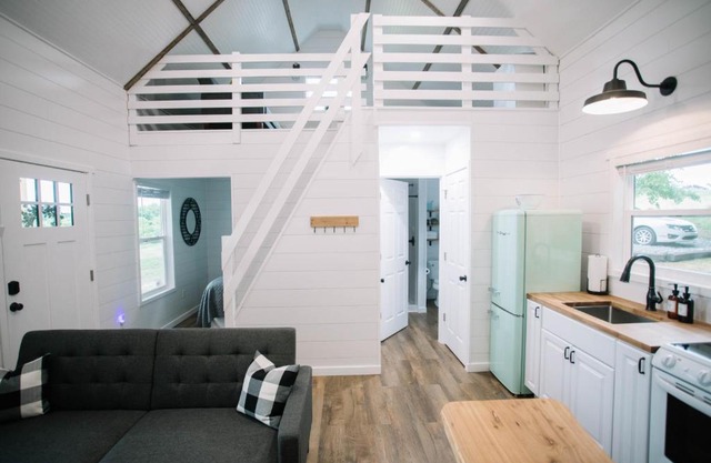 Cozy Cottage on 250 Acre Dairy Farm Near Ark