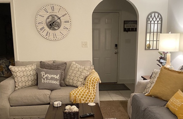 Cozy cottage with private boat dock on Lake Eufaula.