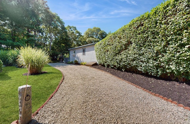 Cozy cottage with tranquil charm, natural beauty & great location