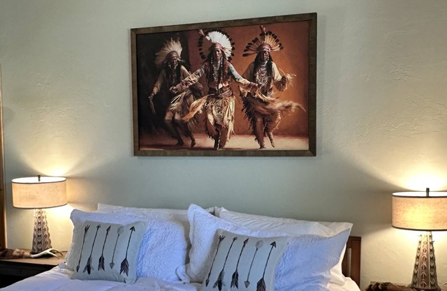 Cozy Country Inn at the doorstep of the amazing Chiricahua National Monument.