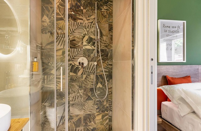 Cozy Double Room in Elegant Apartment near Colli Albani