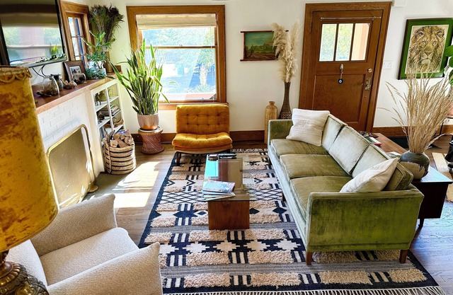 Cozy Fireplace Retreat, Walk to Coffee & Eat