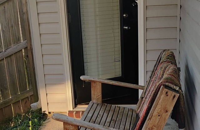 Cozy garden home in Birmingham Alabama.