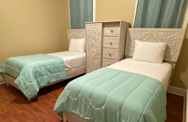 Cozy Gentilly Shotgun Home 13 minutes away from French Quarter