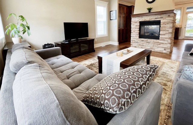 Cozy Grapevine Home - Central Location