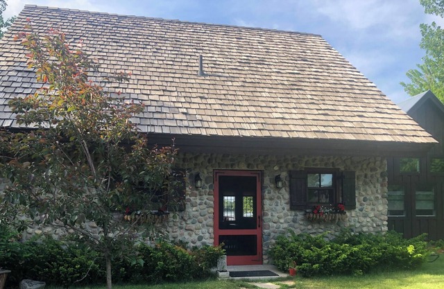 Cozy Guest Apartment of Stone Cottage on Beautiful Lake in Ottertail