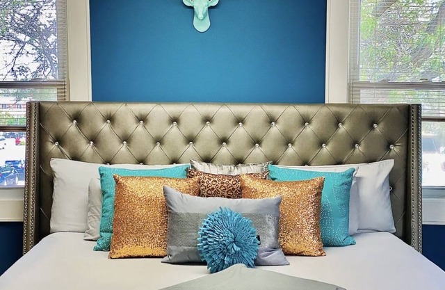 ℂ𝕆ℤ𝕐 ℍ𝕀𝔻𝔼𝔸𝕎𝔸𝕐