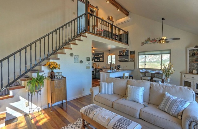 Cozy Hillside Home w/Rifle Gap & MTN Views, Hot Tub, Decks, Grill, Near Golfing
