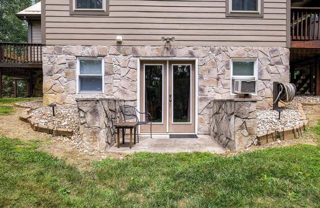Cozy Hiwassee Vacation Rental w/Yard
