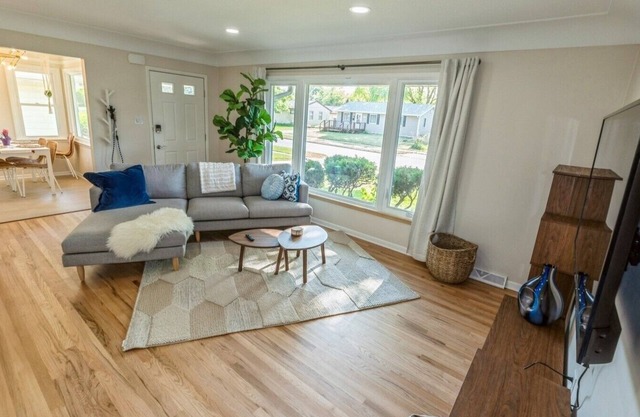 Cozy Holiday Retreat near DesMoines-Perfect for Holiday Stays