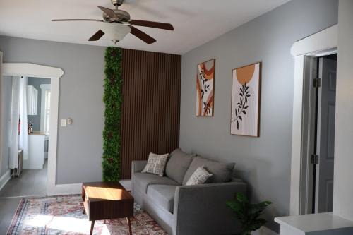 Cozy Home, 19m to NYC, 10m to American Dream