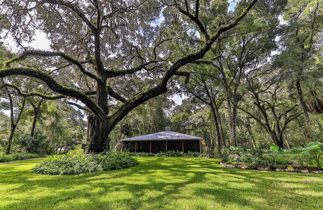 Cozy home in Inverness!