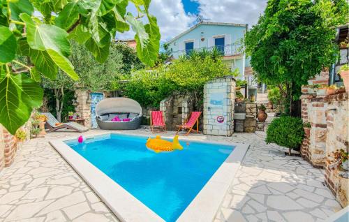Cozy Home In Maslenica With Kitchen