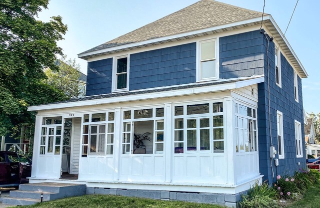 Cozy home near campus