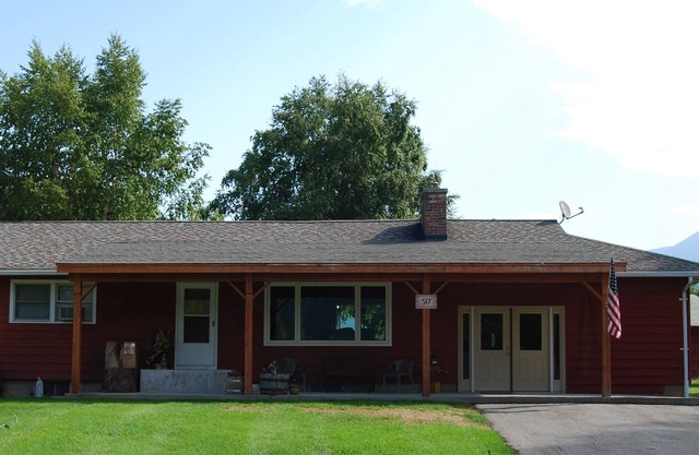 Cozy Home with Million Dollar Mountain and River View