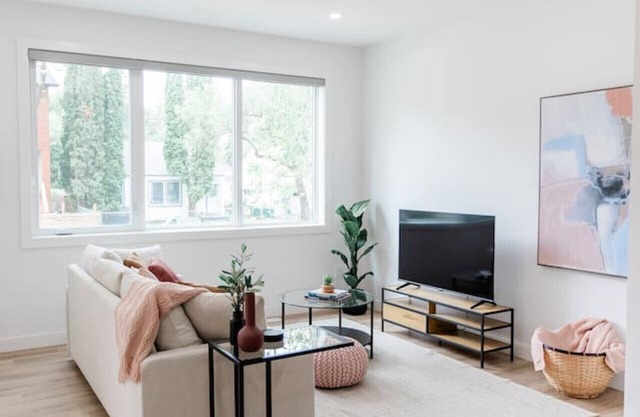 Cozy Home with Modern Comforts | Prime Location