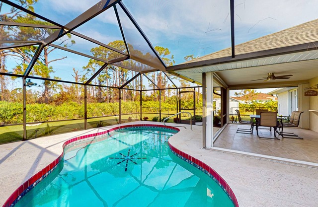 Cozy home with private pool, lanai, central AC & washer/dryer