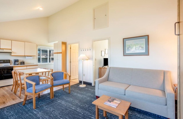 Cozy House in Waterfront Resort w/Private Beach & Ocean-View Pool