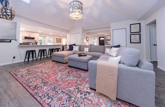 Cozy House perfect to enjoy the lake with Beach & Boat launch 2 minutes drive.