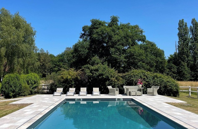 Cozy House with Shared Pool & Tennis Court – Near Chateaux de la Loire