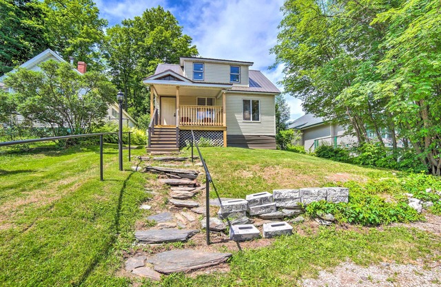 Cozy Ishpeming Cottage w/Lake & Park Views!