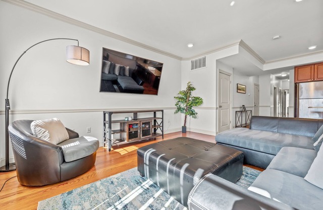 Cozy Jersey City/NYC Oasis w/Double Balcony