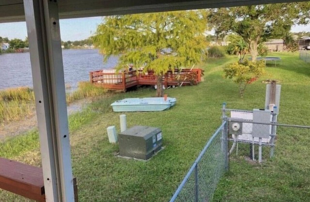 Cozy Lakehouse Get-Away!