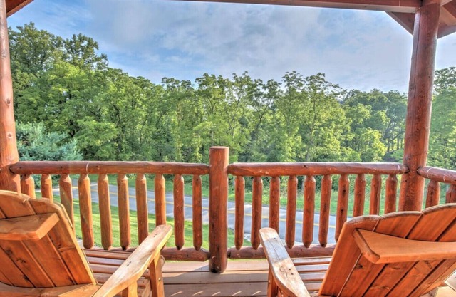 Cozy Lodge Suite with Kitchen in Amish Country
