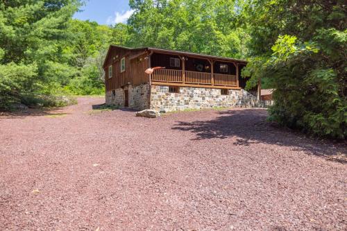 Cozy Log Cabin in Jim Thorpe