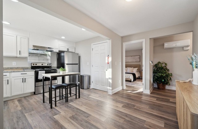 Cozy Luxe 1-bedroom apartment in South Charlotte- Private driveway