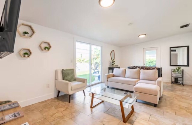 Cozy Miami Home Pet-friendly & with Free Parking, Grill and High-Speed Wifi