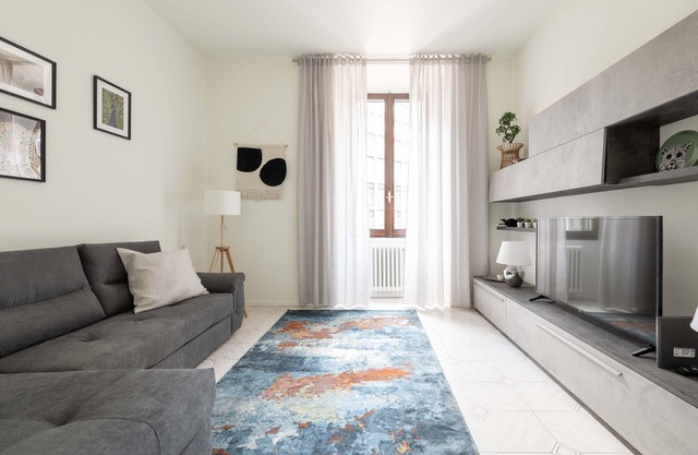 Cozy Milano Voyager Apartment: Garibaldi/Isola, 2BDR - 6 guests