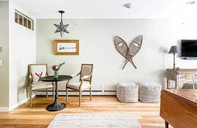 Cozy modern chalet with ski-in/ski-out convenience!