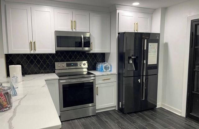 Cozy Modern studio in the suburb of lawrencville, Beautiful seren space.