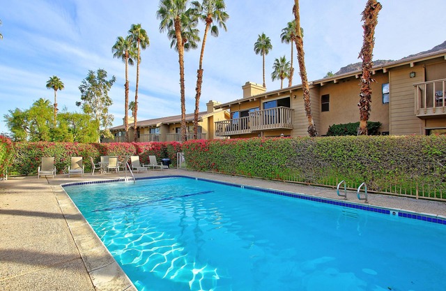 Cozy Mountain Cove 2Br/2Ba Townhome in Indian Wells with great community Pool
