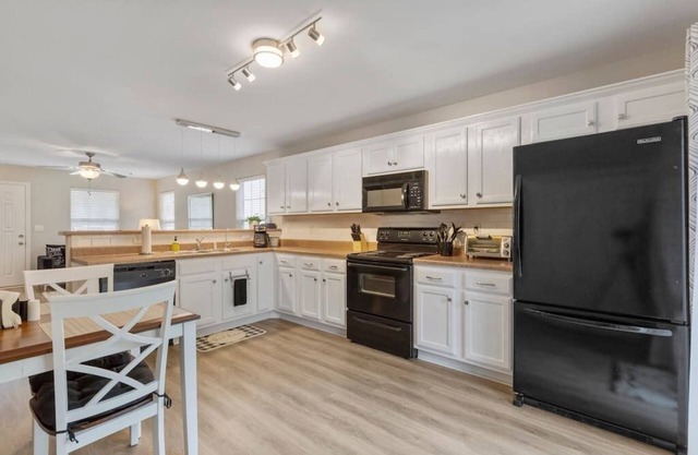 Cozy Murfreesboro Home