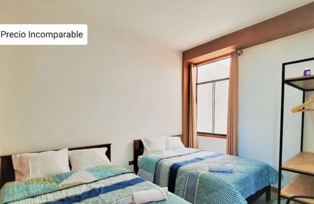 Cozy New Apartment/AC/4 Queen Beds.