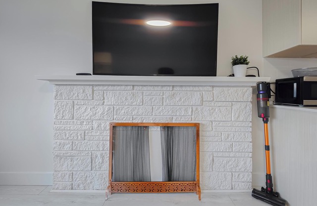 Cozy Newly Renovated Room with en-suite Bathrooms