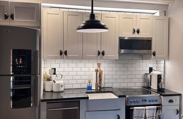Cozy NYC Apartment ! 10 min drive to downtown Brooklyn Barcley Center.
